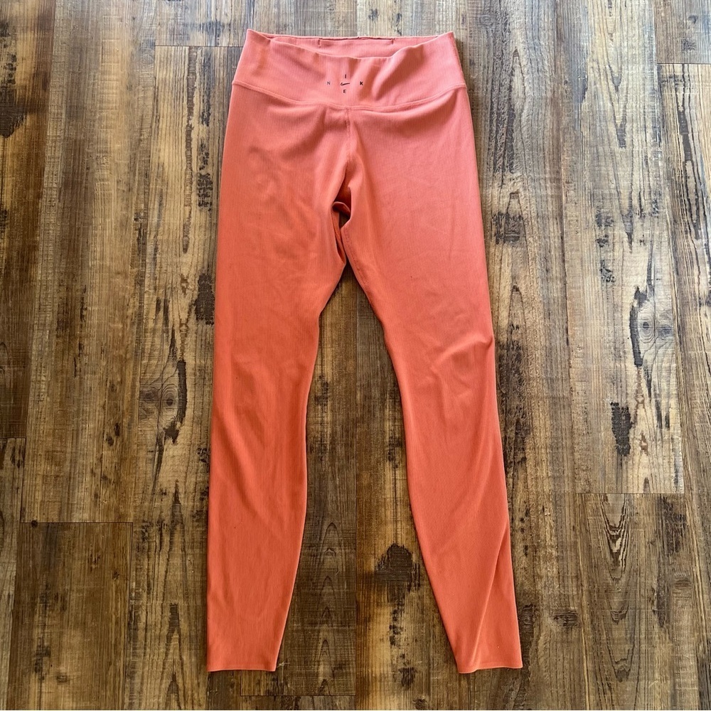 Nike Women's Size Md One Luxe Ribbed Leggings Pants Madder Root DV0049-827